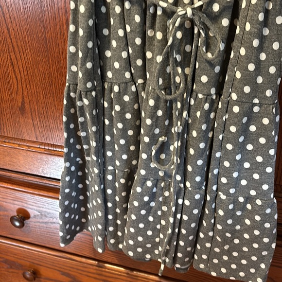 V Neck Polka Dot Dress - Picture 3 of 6